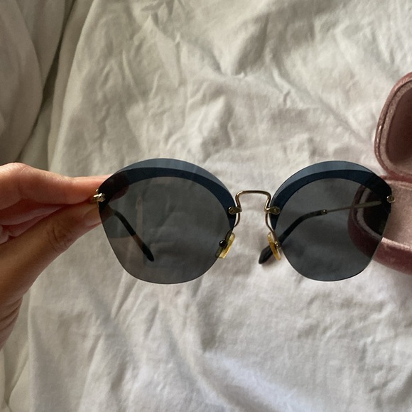 Miu Miu shades - Picture 3 of 5